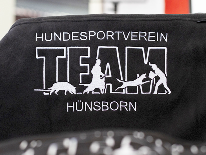 Bestickte Softshelljacken für Plus Apotheken